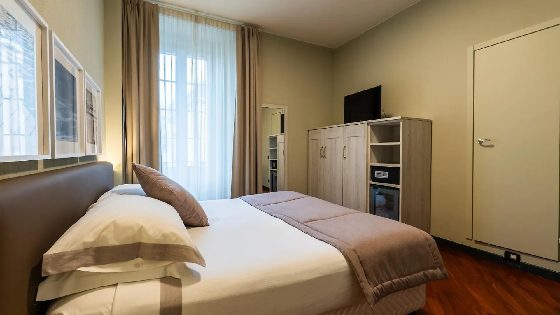 Hotel Centrale Черноббио