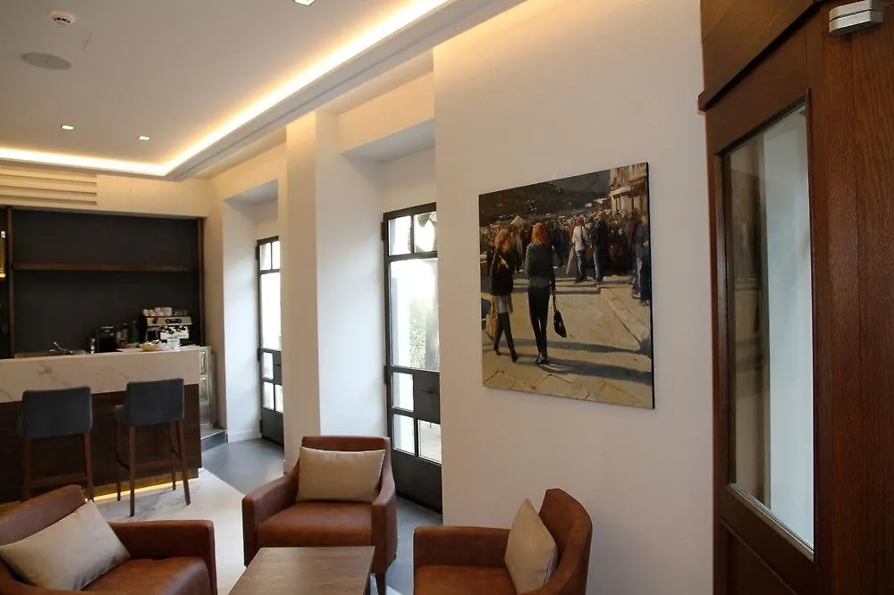 Hotel Centrale Черноббио