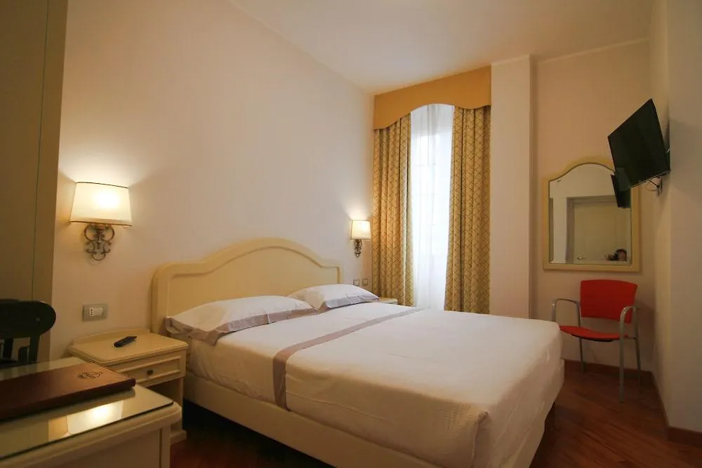 Hotel Centrale Cernobbio 4*,