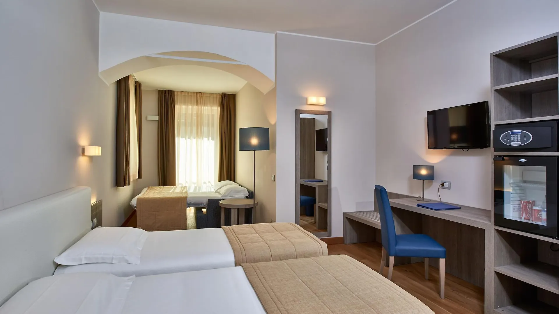 Hotel Centrale Cernobbio 4*,