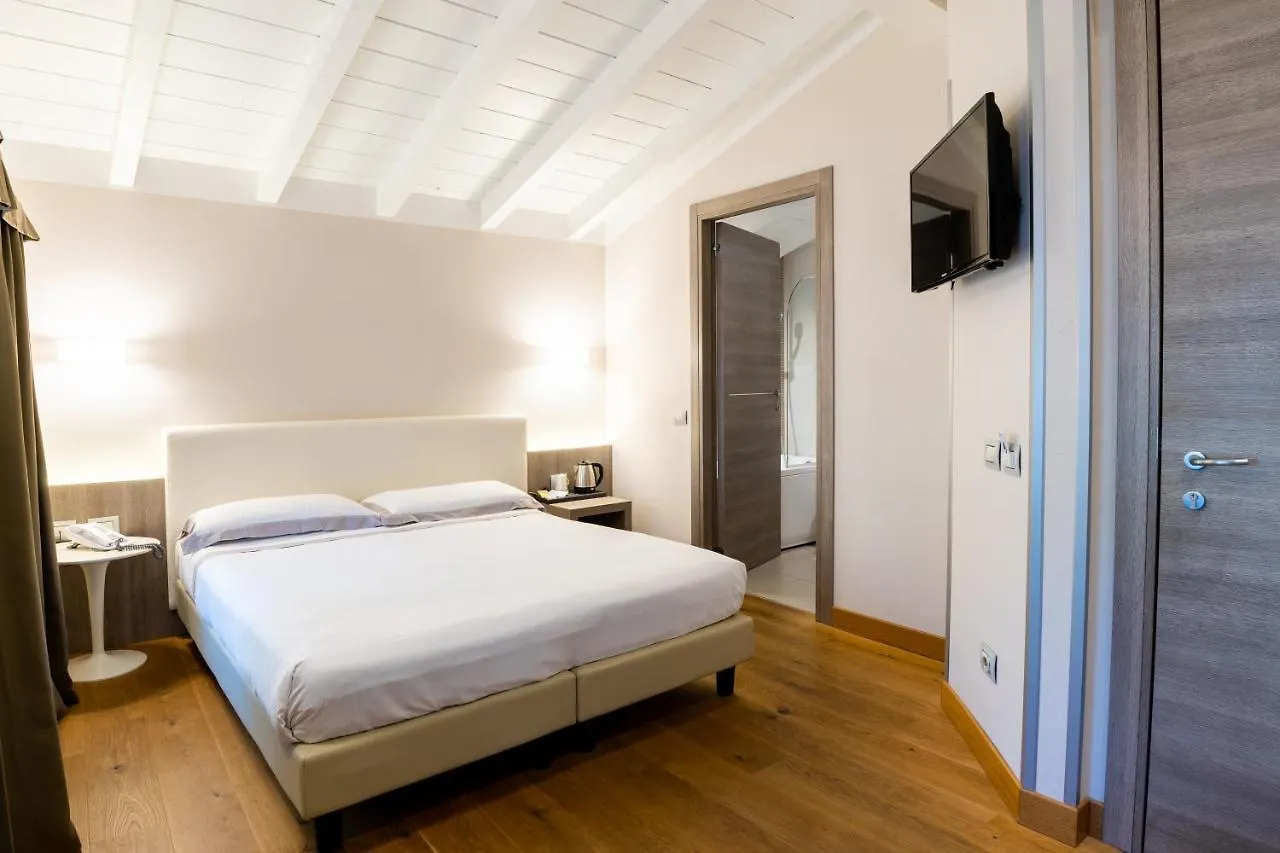 Hotel Centrale Cernobbio